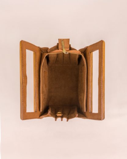 Arin Crossbody Caramel with Teak Handle inside