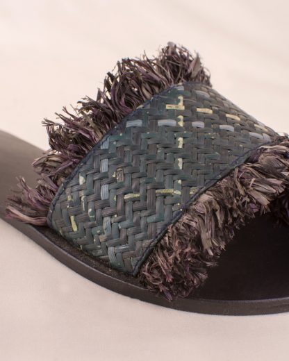 Arya Slippers Black detail