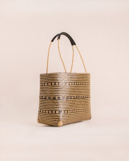 Kaiya Tote Black side