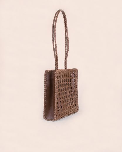 Wildindo Jessie leather tote handwoven bag brown Angle