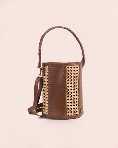 Wildindo Laura leather rattan bucket bag brown Angle