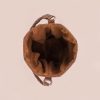 Wildindo Laura leather rattan bucket bag brown Inside