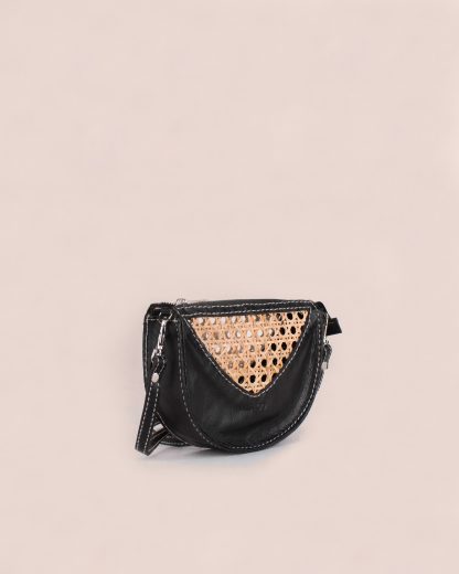 Wildindo lilly pouch leather black angle